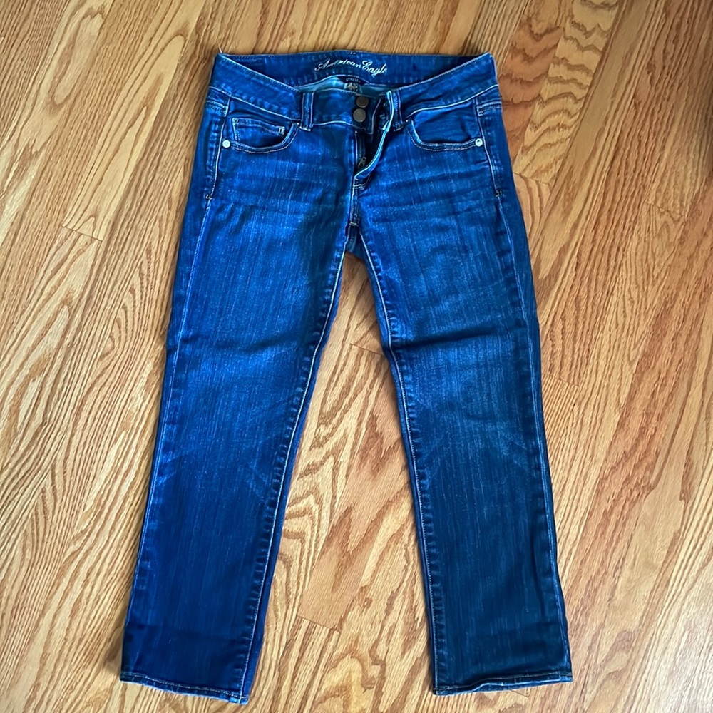 American eagle artist crop jeans. Size 4 regular. Stretch.